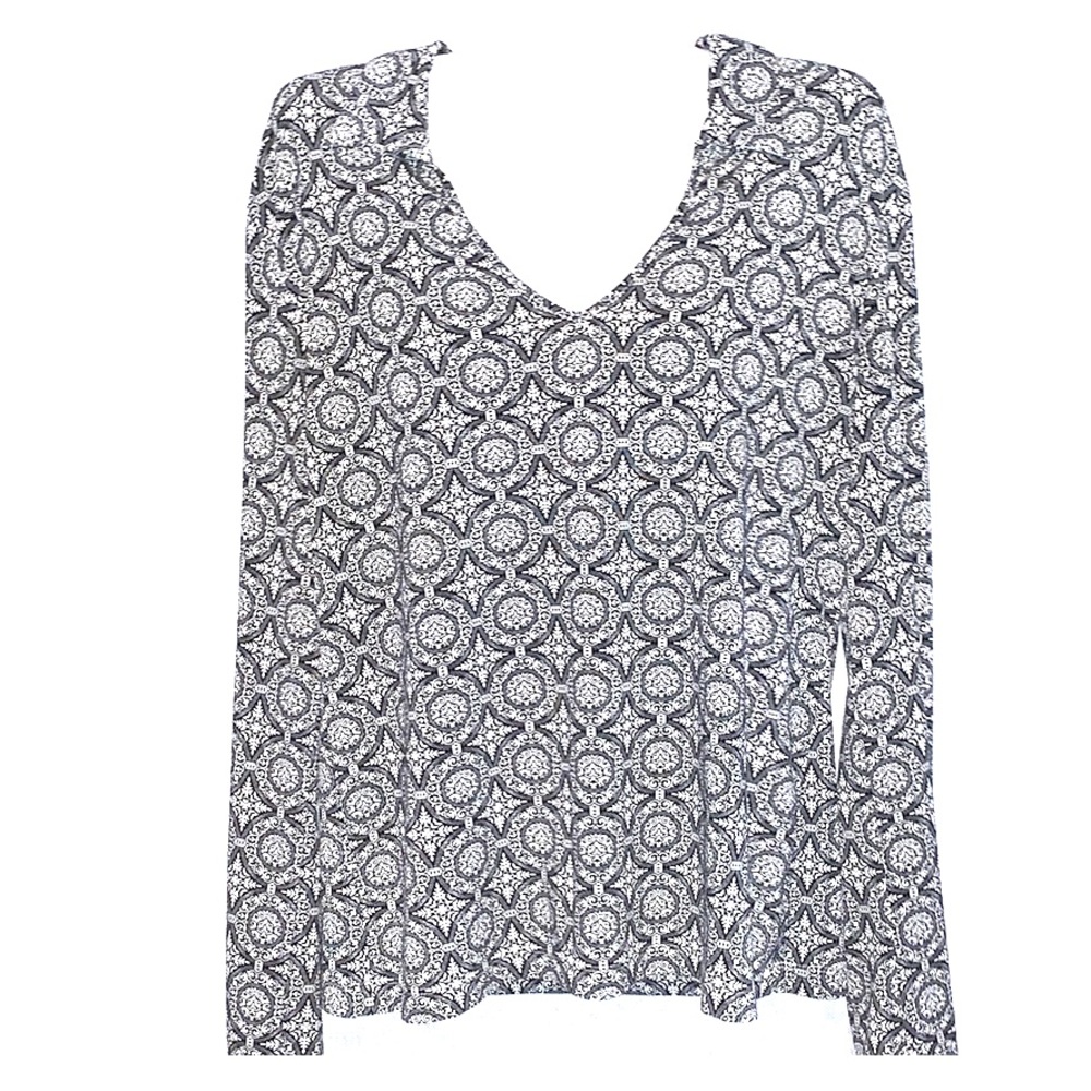 New York and Co long sleeve V-neck blouse